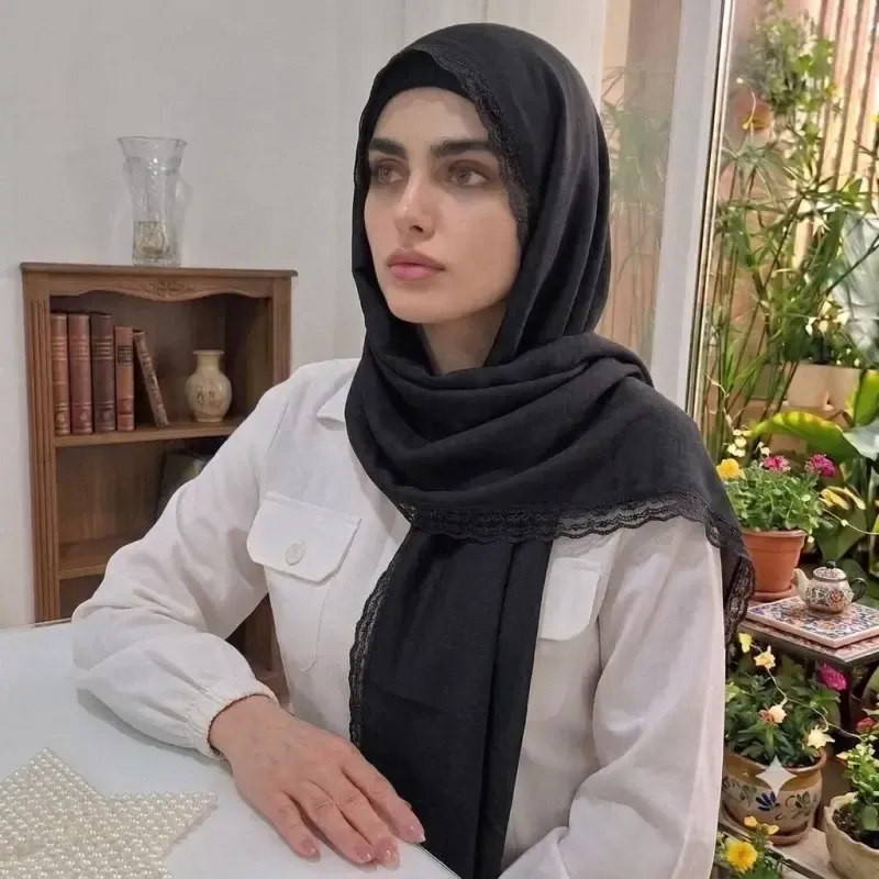 شال وال اسلپ مشکی سرمه ای نسکافه ای دور گیپور دوزی سایز 170 در 70 و 52 سانتی متر